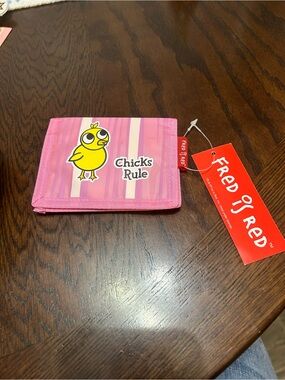 Vintage Fred is Red brand Wallet Pink "Chicks Rule" 4.5"x4" BiFold 3 pockets New